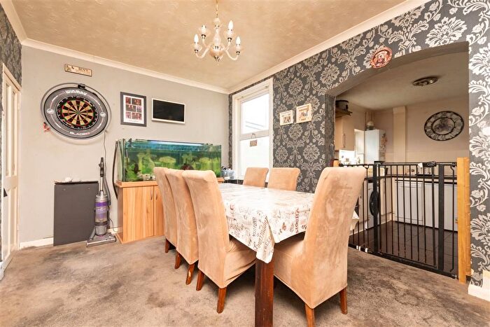 3 Bedroom Terraced House For Sale In Beresford Road, Gillingham, Kent, ME7