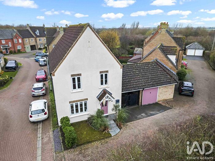 4 Bedroom Link Detached House For Sale In Collier Close, Ely, CB6
