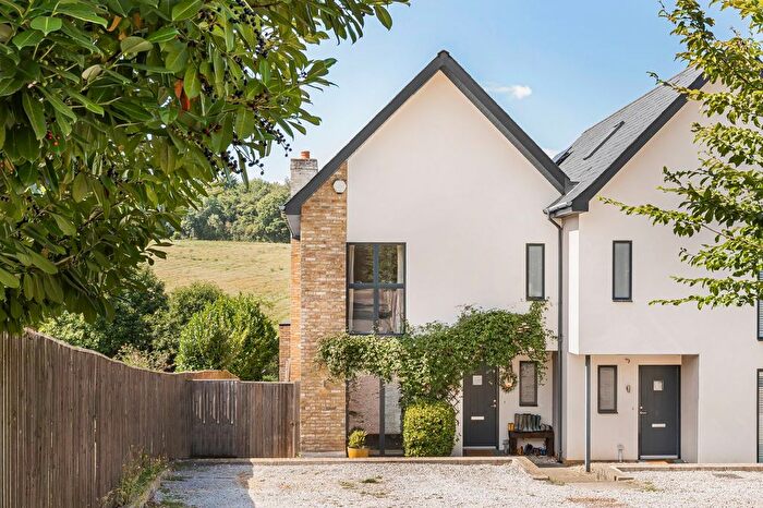 4 Bedroom Semi-detached House For Sale In Oakwood View, The Shrave, Four Marks, Alton, GU34