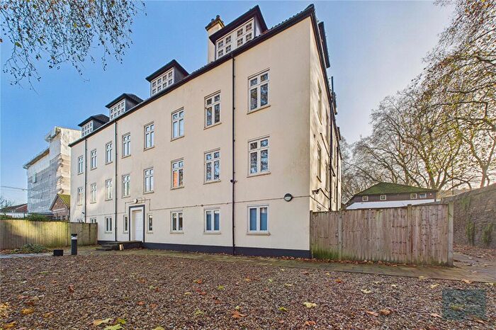 2 Bedroom Apartment To Rent In Champion Court, BS2