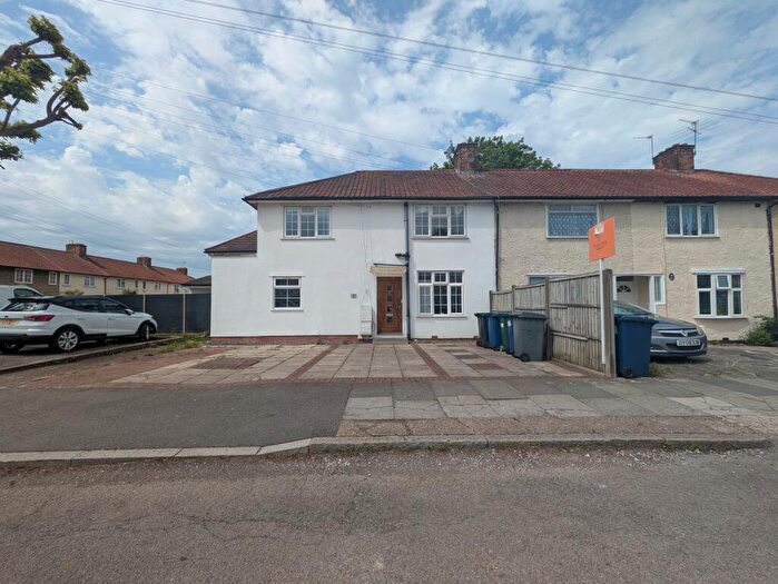 6 Bedroom Semi Detached House For Sale In Edwin Road, Edgware, HA8