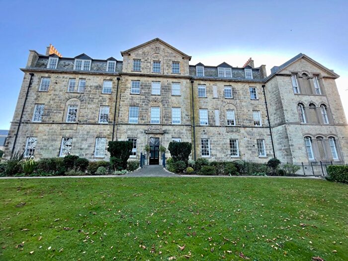 2 Bedroom Flat To Rent In Corte Spry, Truro, TR1