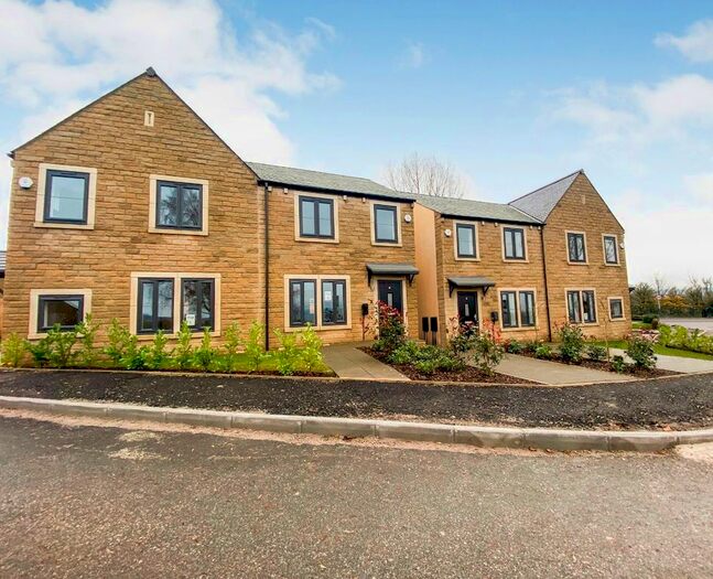 3 Bedroom Semi-Detached House To Rent In Millers Green, Worsthorne, Burnley, BB10