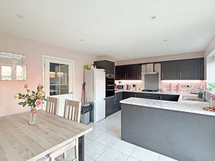 4 Bedroom Detached House For Sale In St Andrews Close, Alresford, Colchester, CO7