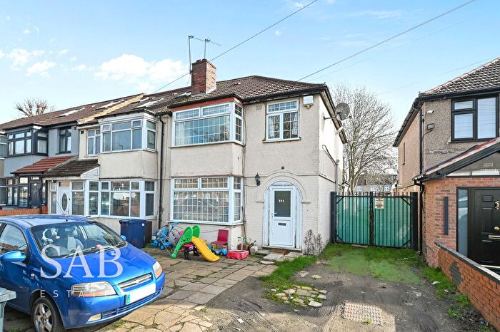 4 Bedroom End Terrace House For Sale In Allenby Road, Southall, UB1