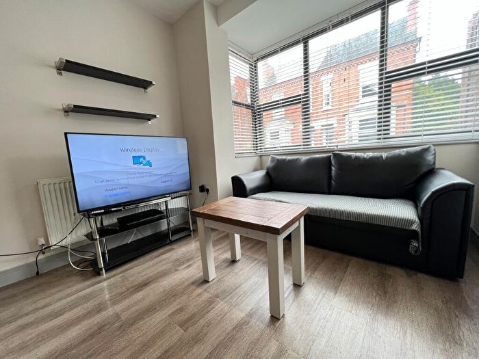 2 Bedroom Apartment To Rent In Flat, Stratford Road, West Bridgford, Nottingham, NG2