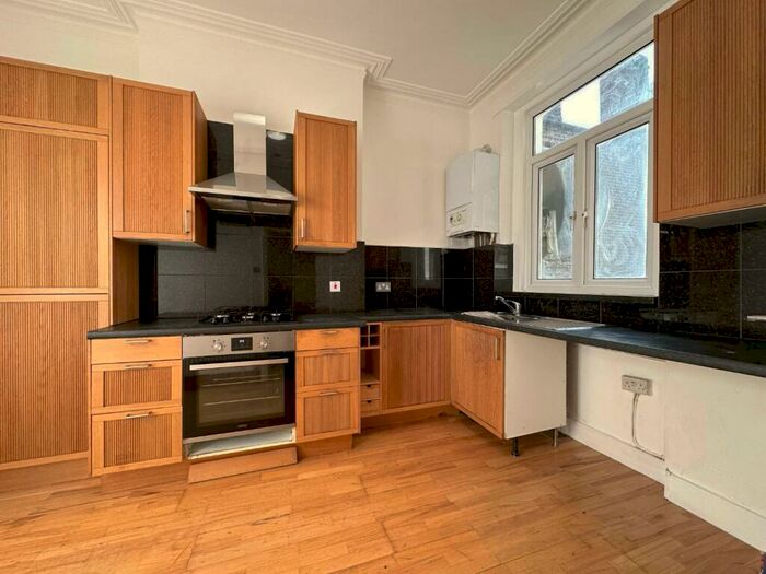 2 Bedroom Flat To Rent In Harvist Road, London, London, NW6