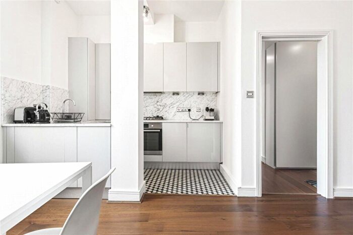 2 Bedroom Apartment To Rent In Boundary Street, Shoreditch, London, E2