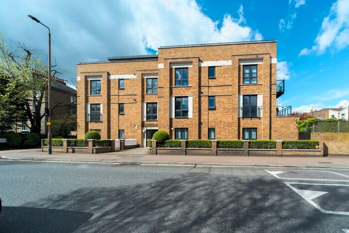 3 Bedroom Flat To Rent In De La Mare Court, Stratheden Road, Blackheath, SE3