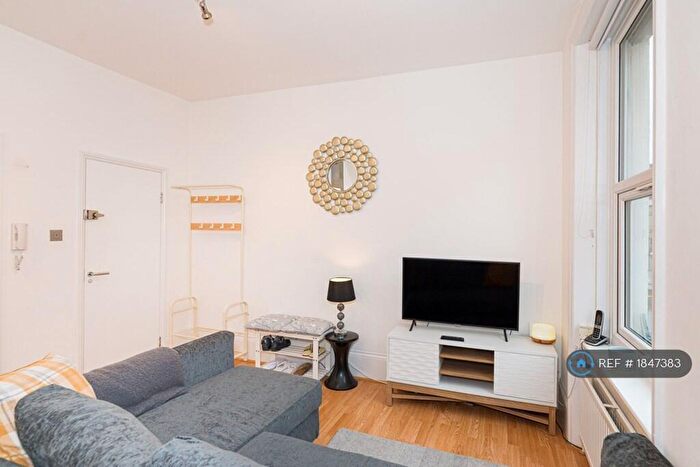 1 Bedroom Flat To Rent In Caledonian Road, London, N7