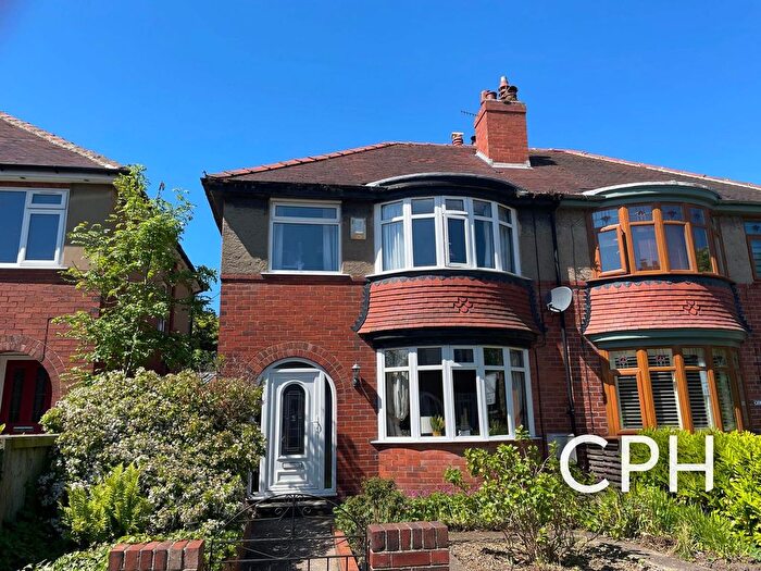 3 Bedroom Semi-Detached House For Sale In Manor Gardens, Scarborough, YO12