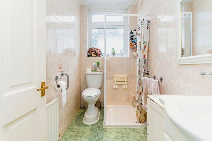 4 Bedroom Detached House For Sale In Matlock Road, Caterham, Surrey, CR3