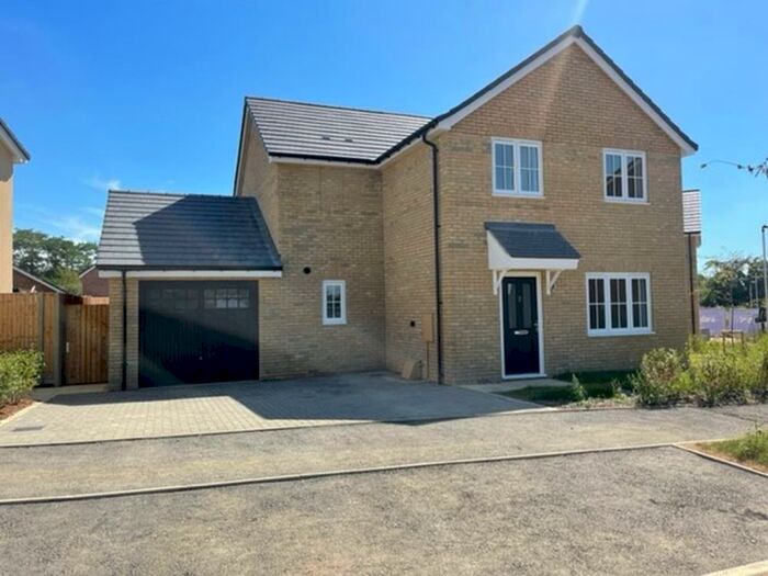 4 Bedroom Detached House To Rent In Dovecotte Drive, Biddenham, MK40