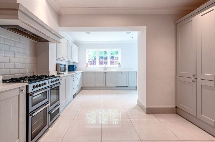 4 Bedroom Detached House For Sale In Crutches Lane, Rochester, Kent, ME2