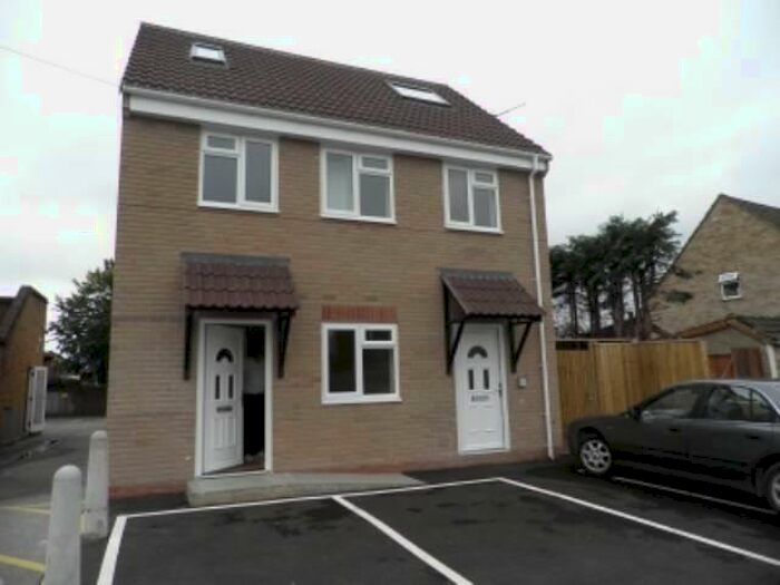 2 Bedroom Flat To Rent In Prestbury Drive, Warminster, Wiltshire, BA12