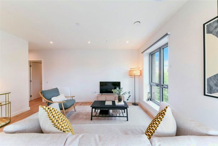 2 Bedroom Flat To Rent In Lyons Dock House, Oldfield Lane North, Greenford, UB6