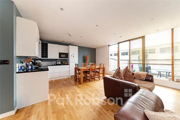 2 Bedroom Apartment For Sale In Close, Newcastle Quayside, Tyne And Wear, NE1