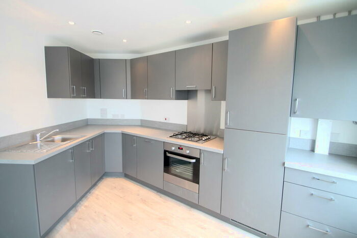2 Bedroom Flat To Rent In Trinity Village, Bromley, BR2