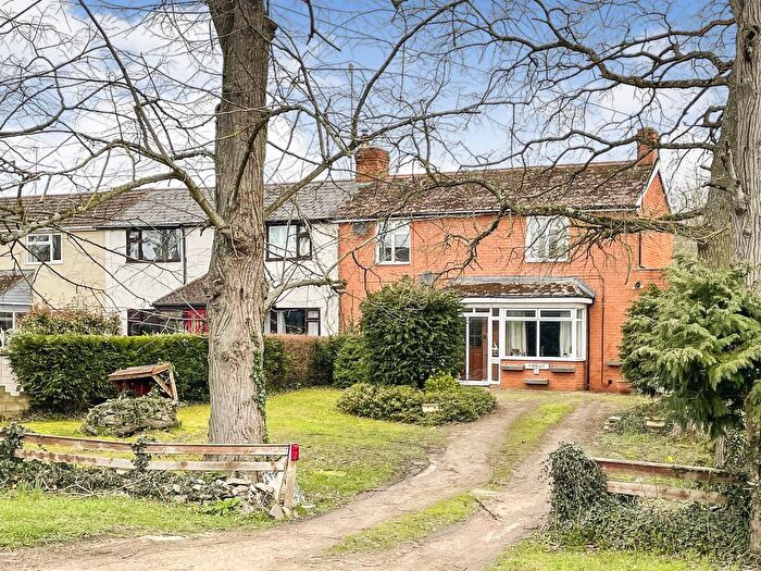 3 Bedroom End Terrace House For Sale In Pinehurst Cottages, Thornhill Road, Swindon, SN3