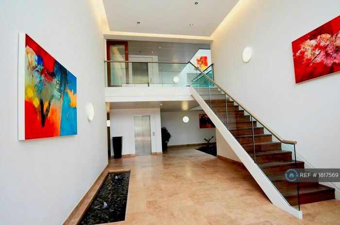 2 Bedroom Flat To Rent In Vine Street, Salford, M7