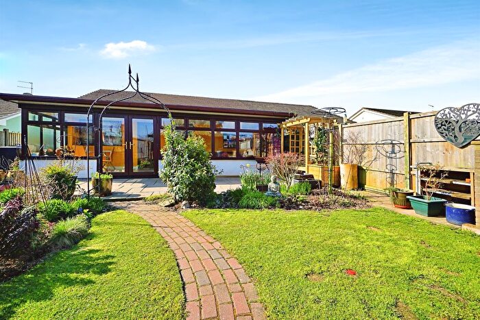 3 Bedroom Semi Detached Bungalow For Sale In Somerville Close, Willand, Cullompton, EX15