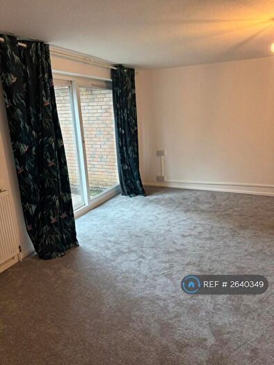 2 Bedroom Flat To Rent In Bardsley Close, Croydon, CR0