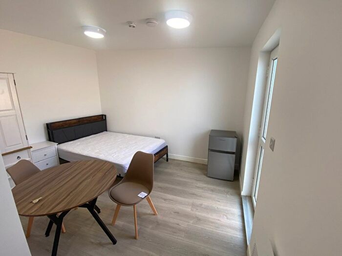 Studio To Rent In Hythe Street, Dartford, DA1