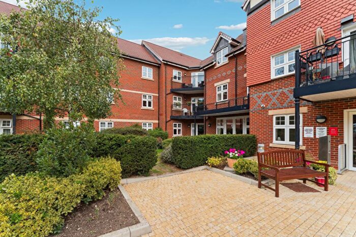 1 Bedroom Retirement Property For Sale In Marple Lane, Chalfont St. Peter, SL9