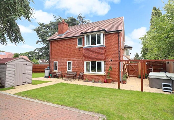 3 Bedroom Detached House For Sale In Dodwell Lane, Bursledon, SO31