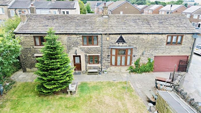 4 Bedroom Barn Conversion For Sale In North Parade, Allerton, BD15