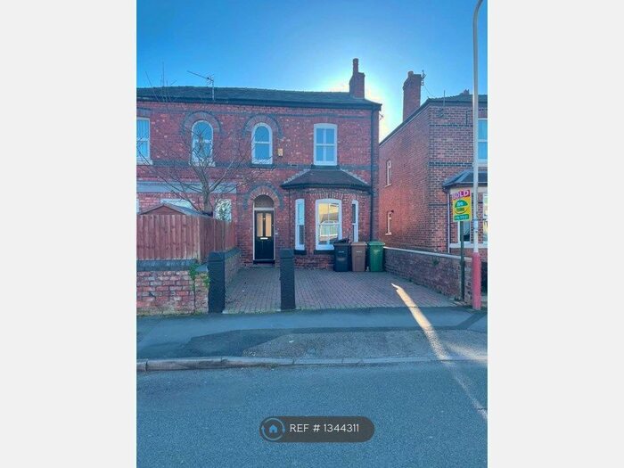 2 Bedroom Semi-Detached House To Rent In Upper Aughton Road, Southport, PR8