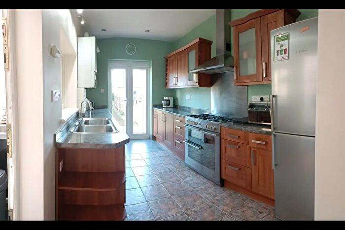 2 Bedroom Terraced House To Rent In The Crescent, Slough, SL1