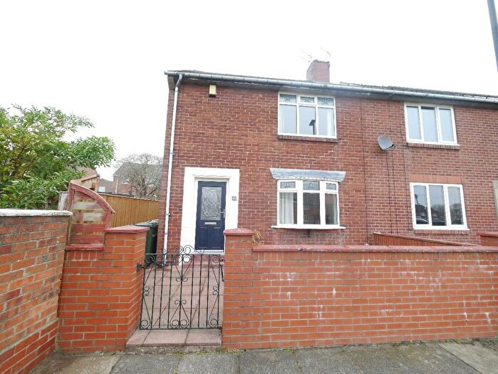 2 Bedroom End Of Terrace House To Rent In Brampton Gardens, Wallsend, NE28