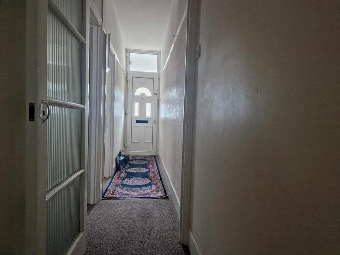 2 Bedroom Maisonette To Rent In Sussex Road, Southall, UB2