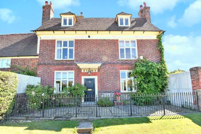 4 Bedroom Semi-Detached House To Rent In Old Soar Road, Plaxtol, Sevenoaks, Kent, TN15