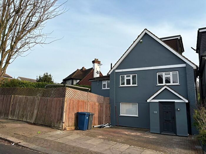 4 Bedroom Semi-Detached House To Rent In Holders Hill Crescent, London, NW4