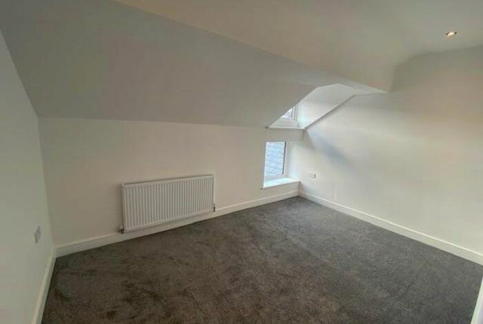 2 Bedroom Flat To Rent In Bradford Road, Shipley, BD18
