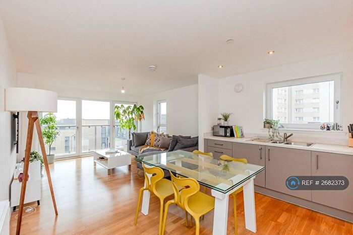 2 Bedroom Flat To Rent In Shrubhill Walk, Edinburgh, EH7