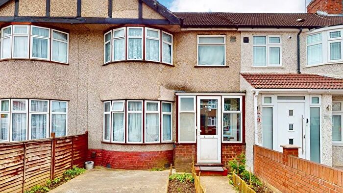 3 Bedroom Terraced House To Rent In Bourne Avenue, Hayes, UB3