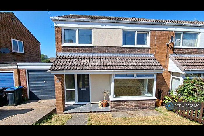 3 Bedroom Semi Detached House To Rent In Burnside Close, Harrogate, HG1