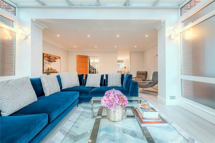 4 Bedroom End Of Terrace House To Rent In Harley Road, Primrose Hill, London, NW3