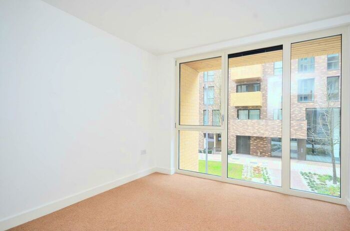 2 Bedroom Flat To Rent In Truman Walk, Bow, London, E3