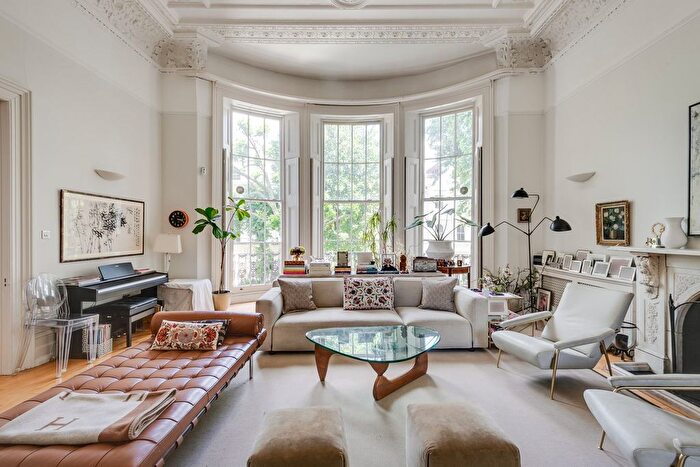 4 Bedroom Flat To Rent In Clifton Gardens, Maida Vale, London, W9