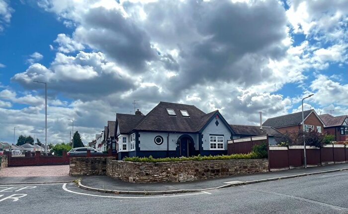 3 Bedroom Bungalow For Sale In Stafford Road, Wolverhampton, WV10