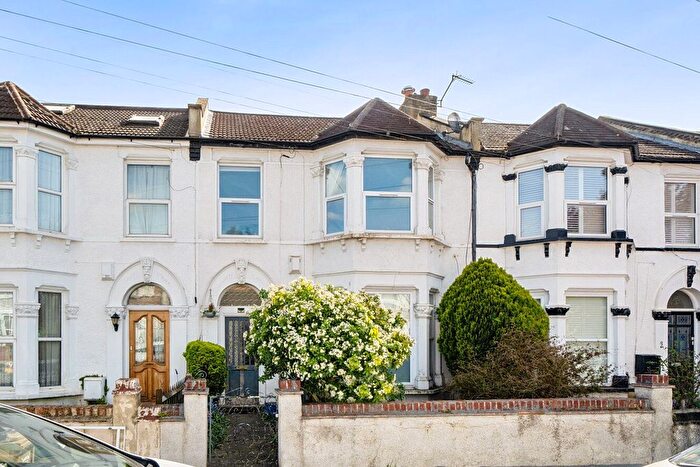 2 Bedroom Flat For Sale In Fordel Road, Catford London, SE6