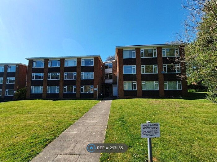 2 Bedroom Flat To Rent In Savoy Close, Birmingham, B32