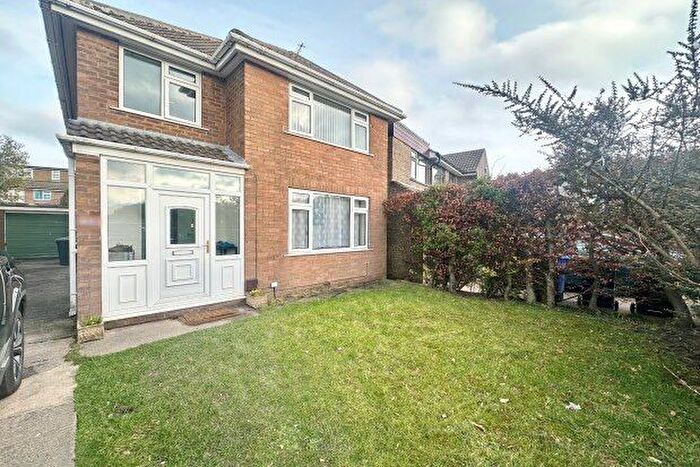 3 Bedroom Detached House To Rent In Crimicar Lane, Sheffield, S10