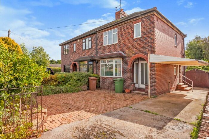 3 Bedroom Semi-Detached House For Sale In Kendal Rise, Crofton, Wakefield, WF4