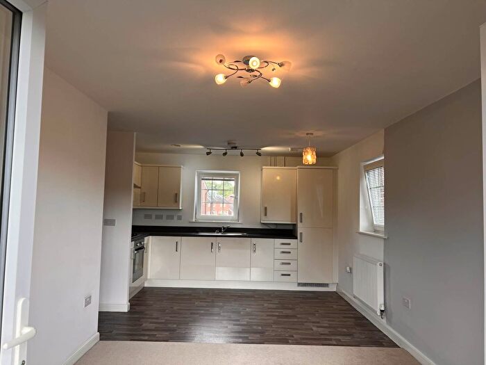 2 Bedroom Flat To Rent In Grayling Mews, Walton Locks, WA4