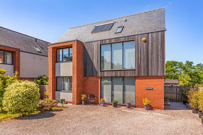 3 Bedroom Detached House For Sale In Exton Park Farm, Exton, Exeter, EX3